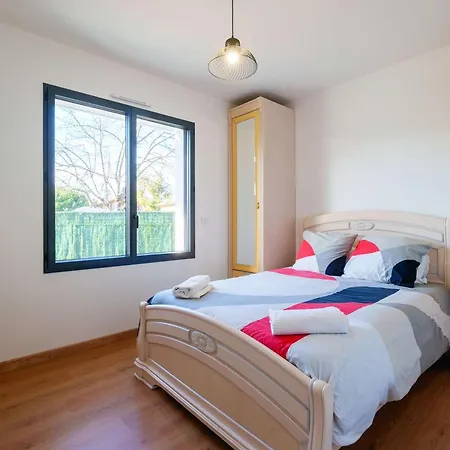 Villa 3 Avec Jardin Privatif A - Classee 2 Etoiles, Ideale Famille Et Amis - Fr-1-877-48 *